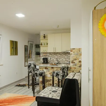 Studio Apartments Kim - Dilberovic 莫斯塔尔 外观 照片