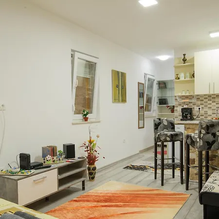 Studio Apartments Kim - Dilberovic 莫斯塔尔 外观 照片